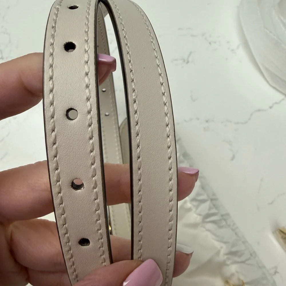 Gucci Ivory and Gold Strap - Picture 4 of 5